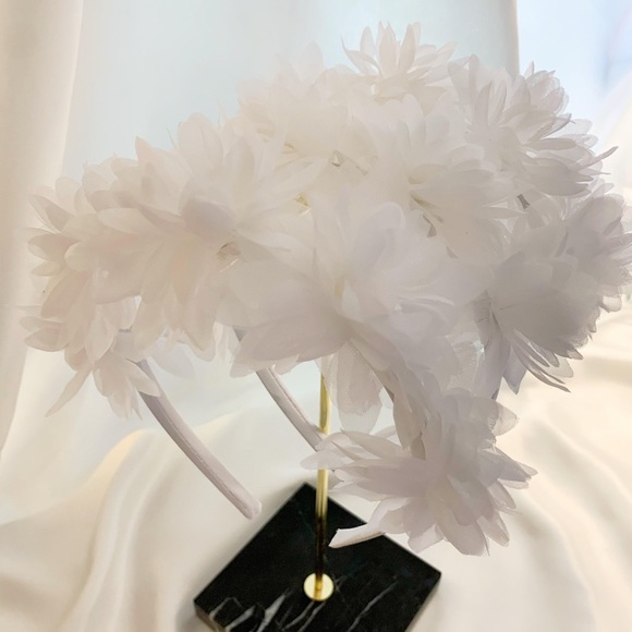 BRIDAL - MARGUERITE Floral White Statement Headband - Picture 5 of 5